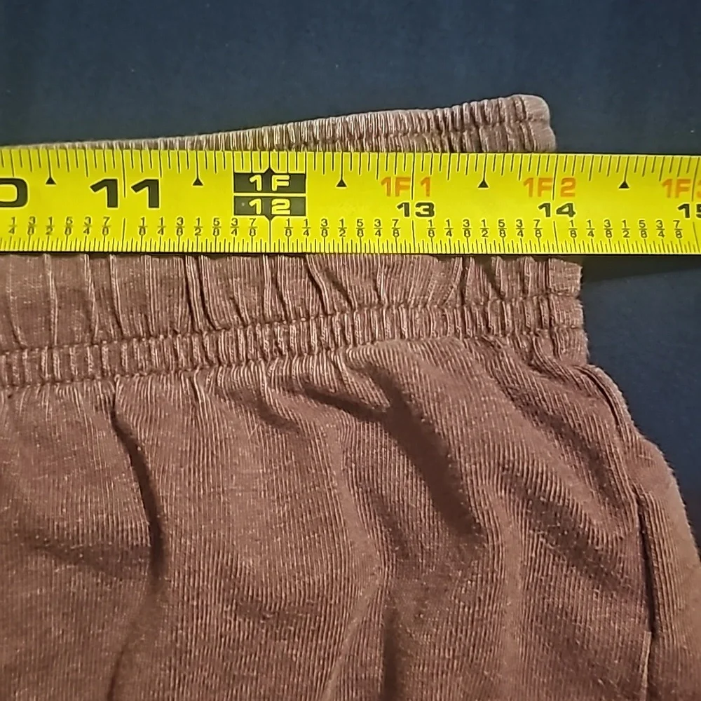 FREE W any purchase over $5 Reebok sz tag missing purple shorts see measurement - Picture 5 of 6